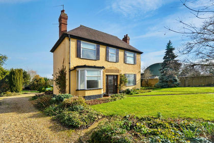 2.5 acres of Land for sale in Bretforton