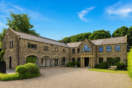 4.5 acres of House with Land for sale in Thorner