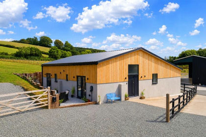 2 acres of House with Land for sale in Chittlehampton