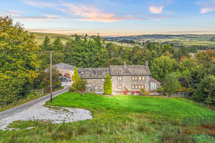 16 acres of Equestrian property for sale in Trawden Forest