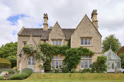 2.2 acres of Country Home for sale in Counthorpe and Creeton