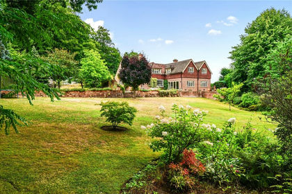 1.8 acres of House with Land for sale in Hartley Wintney