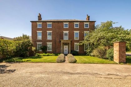 1.5 acres of Country Home for sale in Upton