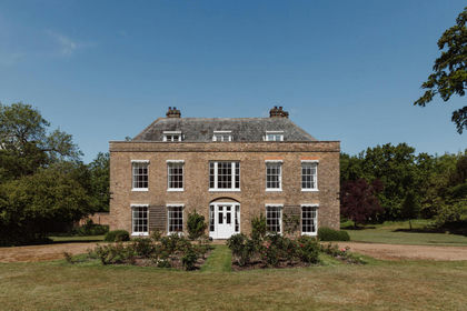 4 acres of Cottage for sale in Frindsbury Extra