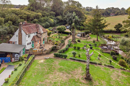 1.6 acres of Cottage for sale in Harrietsham