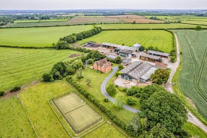 325.9 acres of Farm for sale in Hill and Moor