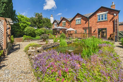 Barn Conversion for sale in Tatenhill