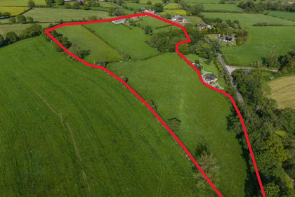 10 acres of Farmhouse for sale in Milwich