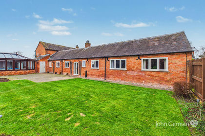 Land for sale in Yoxall