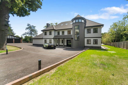 1.2 acres of Land for sale in Elstree and Borehamwood