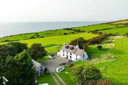 7.5 acres of Farmhouse for sale in Ceredigion