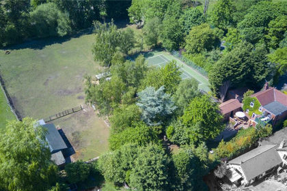 2 acres of House with Land for sale in Tickhill