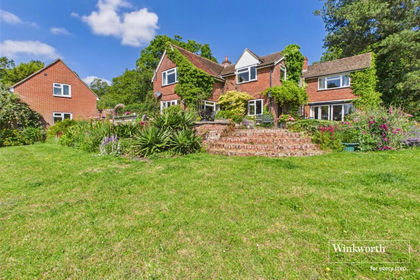 5.5 acres of Farmhouse for sale in Thatcham