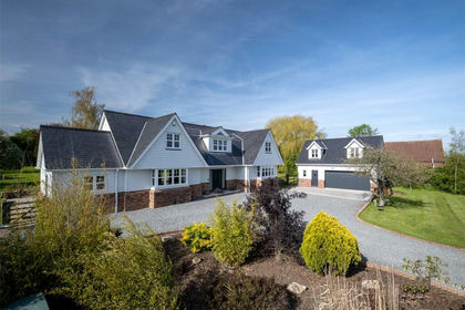 1 acre of House with Land for sale in Rettendon