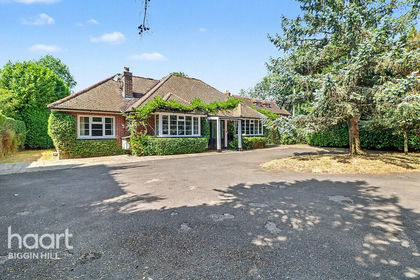 1.4 acres of House with Land for sale in Orpington