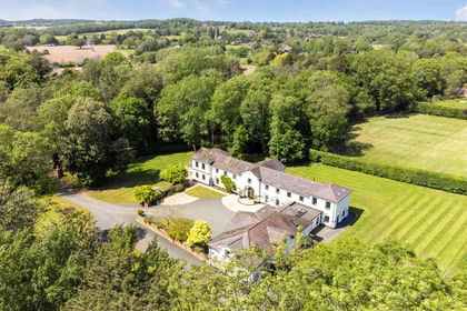 2.9 acres of House with Land for sale in Ullenhall