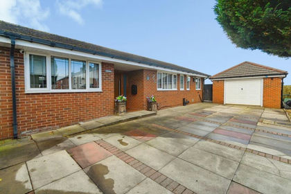 1.5 acres of House with Land for sale in Bolton South and Walkden