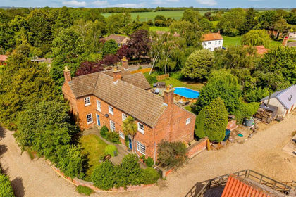 1.2 acres of House with Land for sale in Horbling