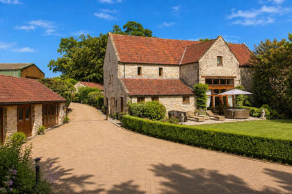 25.6 acres of Country Estate for sale in Siston