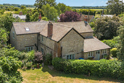 2.5 acres of Cottage for sale in Cottisford