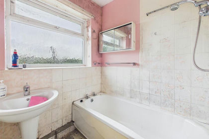 5.5 acres of House with Land for sale in Beesby with Saleby