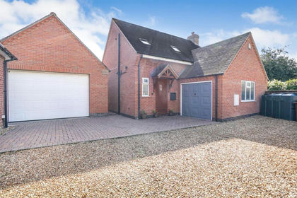 1.2 acres of House with Land for sale in Twycross