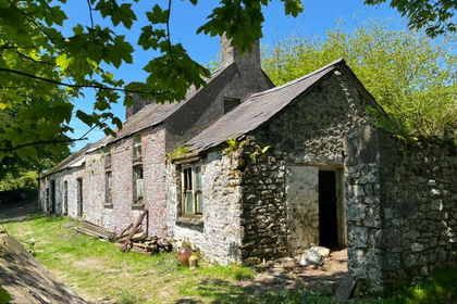 18 acres of House with Land for sale in Llanfynydd