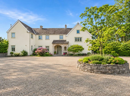 4.1 acres of Country Home for sale in Llanynys