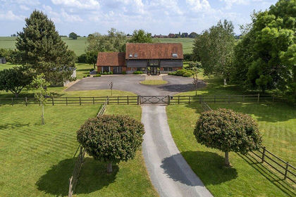 17 acres of Barn Conversion for sale in Wixford