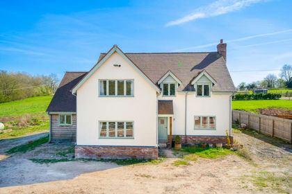 3 acres of House with Land for sale in Croft and Yarpole