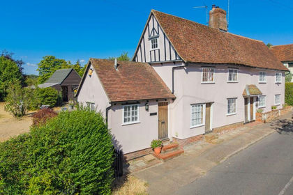1.5 acres of Cottage for sale in Stebbing