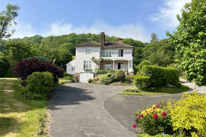 2.5 acres of House with Land for sale in Wootton Courtenay