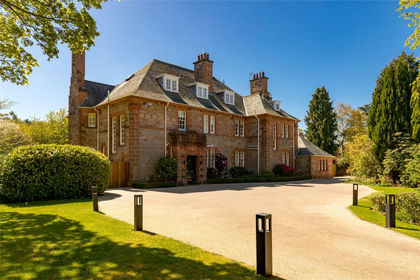 1 acre of House with Land for sale in Edinburgh South