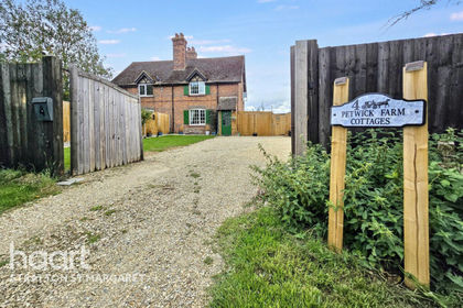3 acres of Cottage for sale in West Challow