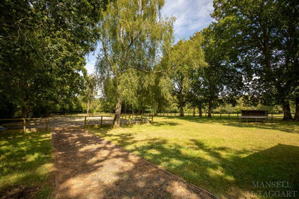 6 acres of House with Land for sale in Burstow