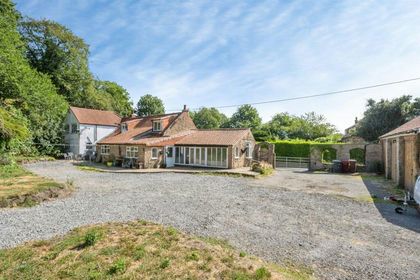 2 acres of House with Land for sale in Alkborough