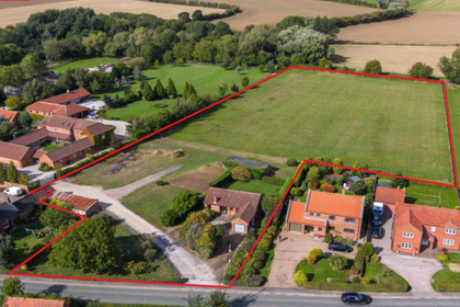 3.5 acres of House with Land for sale in Asselby
