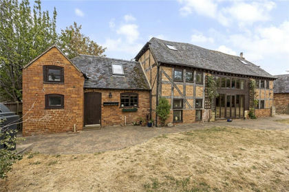 Barn Conversion for sale in Sedgeberrow