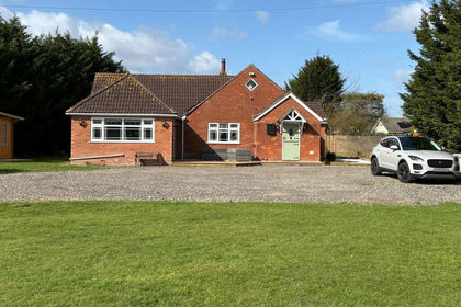 1 acre of House with Land for sale in Skegness