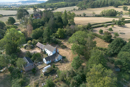 1.4 acres of House with Land for sale in Elmley Castle