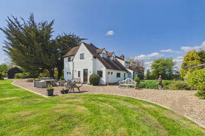 8 acres of House with Land for sale in Great and Little Wigborough