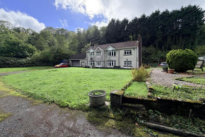 4 acres of House with Land for sale in Cwmamman