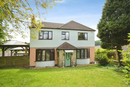13 acres of House with Land for sale in Glapwell