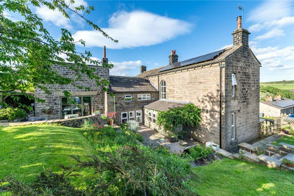 4 acres of Farmhouse for sale in Cullingworth