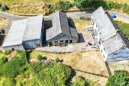 8.9 acres of House with Land for sale in Llandderfel