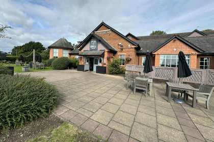 3.1 acres of Pub for sale in Dundee Central