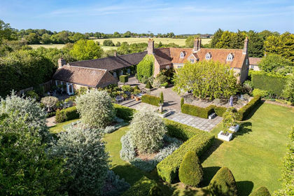 20 acres of Farmhouse for sale in Whipsnade
