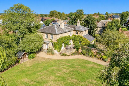 1.5 acres of House with Land for sale in Stadhampton