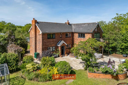1.5 acres of Cottage for sale in Bromsgrove