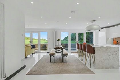 1.2 acres of House with Land for sale in Bishops Waltham